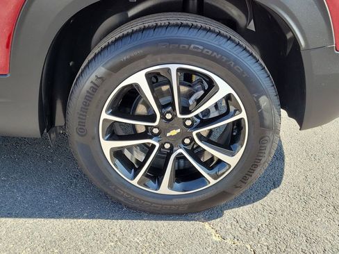 Used 2025 Chevrolet TrailBlazer LT FWD image 11