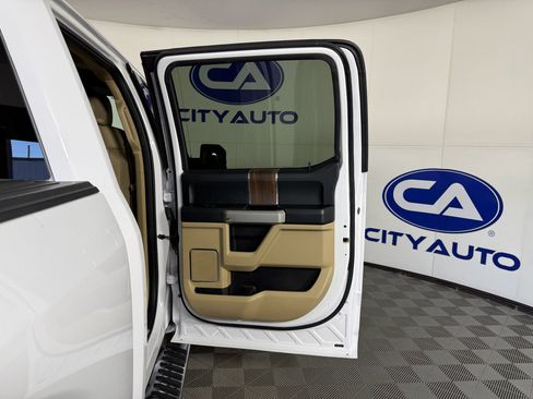 Used 2016 Ford F150 Lariat w/ Equipment Group 502A Luxury image 13