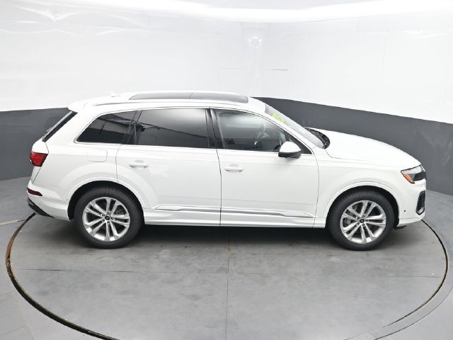 Used 2025 Audi Q7 3.0T Premium Plus AWD/4WD image 30