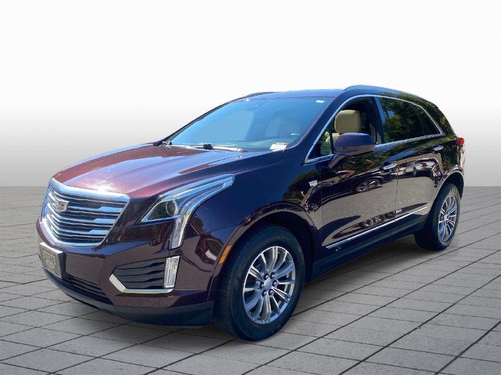 Used 2018 Cadillac XT5 Luxury w/ Driver Awareness Package FWD image 3