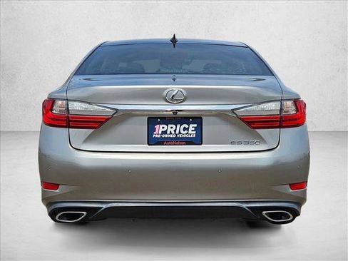 Used 2017 Lexus ES 350 w/ Ultra Luxury Package image 7