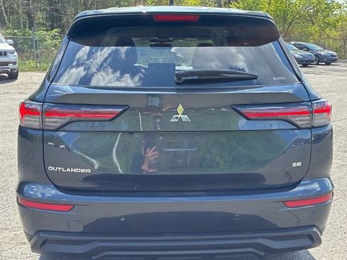 Used 2025 Mitsubishi Outlander AWD image 5