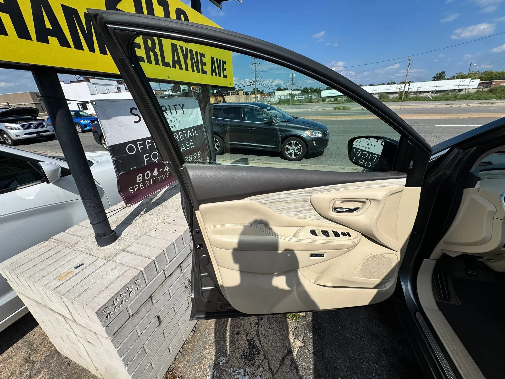 Used 2015 Nissan Murano SL w/ Cargo Package FWD image 11