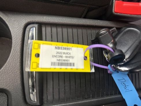 Used 2022 Buick Encore Preferred w/ Safety Package II image 28