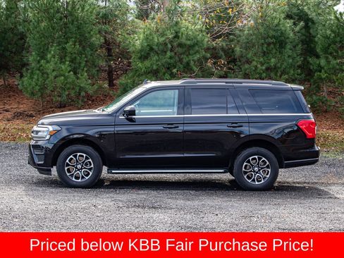 Used 2023 Ford Expedition XLT AWD/4WD image 4