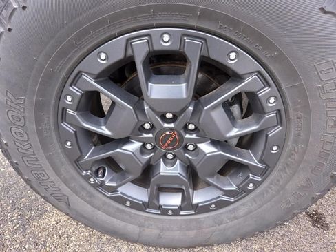 Used 2023 Nissan Frontier PRO-4X w/ Pro-4X Premium Package image 16