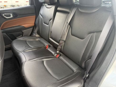 Certified 2025 Jeep Compass Limited w/ Elite Group AWD/4WD image 16
