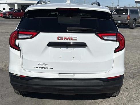 Used 2023 GMC Terrain SLE w/ Driver Convenience Package FWD image 5