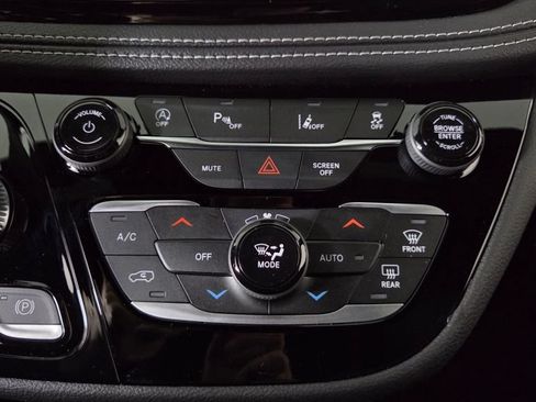 New 2026 Chrysler Pacifica Select FWD image 23