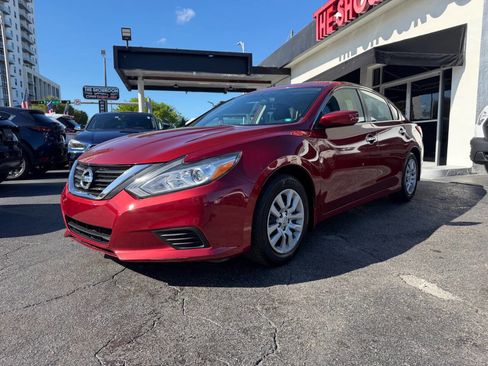Used 2017 Nissan Altima 2.5 S w/ Power Driver Seat Package FWD image 1