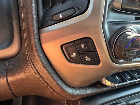 Used 2018 GMC Sierra 2500 Denali image 28