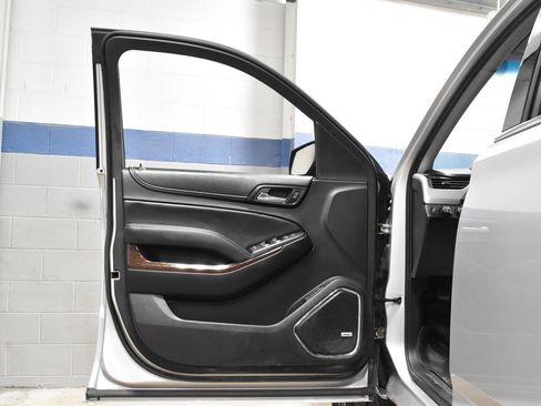 Used 2017 GMC Yukon SLT image 12