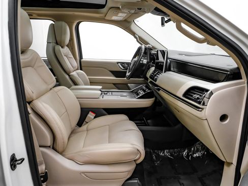 Used 2020 Lincoln Navigator Reserve w/ Luxury Package AWD/4WD image 28