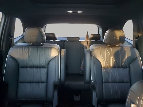 Used 2025 Buick Enclave Avenir w/ Super Cruise Package image 42