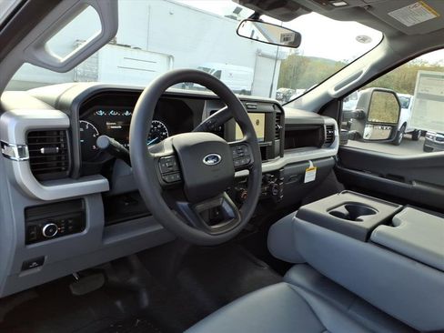 New 2026 Ford F350 XL w/ XL Off-Road Package image 10
