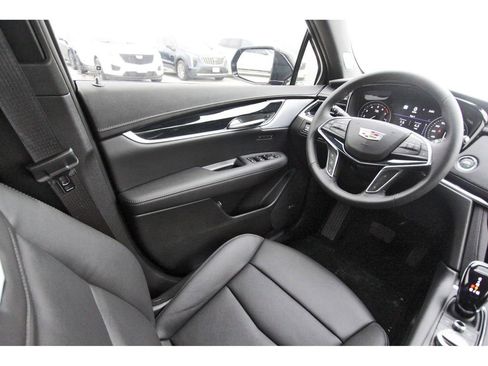 New 2026 Cadillac XT5 Premium Luxury image 8