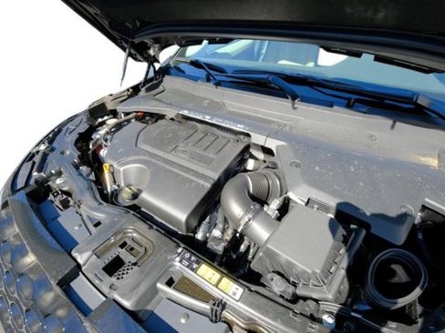 Used 2024 Land Rover Discovery Sport S image 9