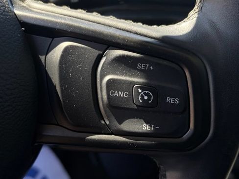 Used 2022 Jeep Wrangler Sport AWD/4WD image 16