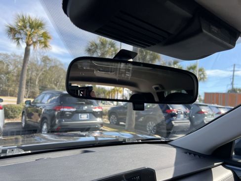 Used 2023 Mitsubishi Outlander SE image 27