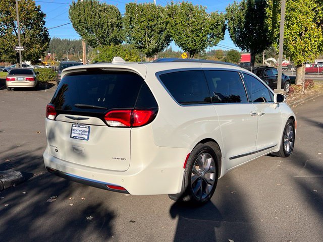 Used 2020 Chrysler Pacifica Limited FWD image 7