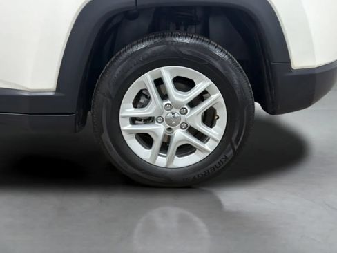 Used 2018 Jeep Compass Sport w/ Tech Group FWD image 27