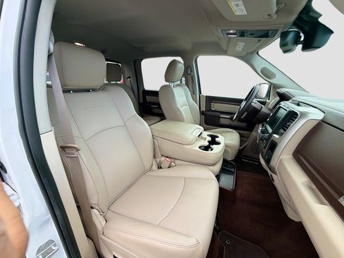 Used 2017 RAM 1500 Laramie image 14