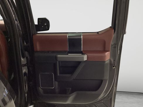 Used 2020 Ford F150 Platinum w/ Equipment Group 701A Luxury AWD/4WD image 20