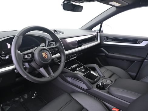 Used 2026 Porsche Cayenne Coupe AWD/4WD image 28