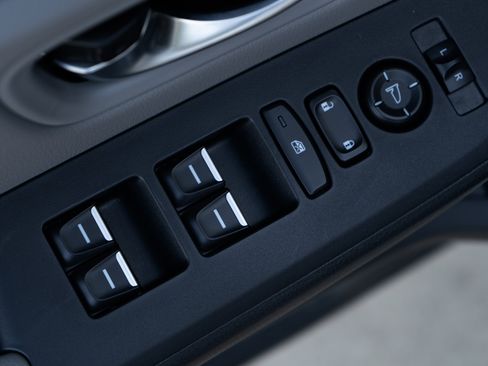 Certified 2025 Honda Pilot Touring image 41