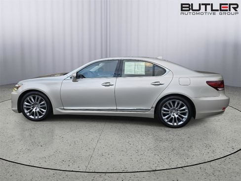 Used 2015 Lexus LS 460 w/ Comfort Package image 8