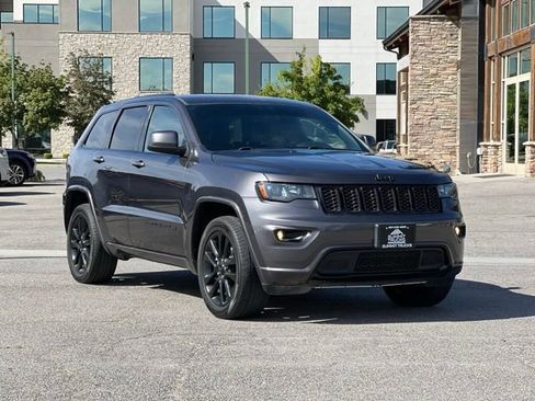 Used 2019 Jeep Grand Cherokee Altitude AWD/4WD image 1