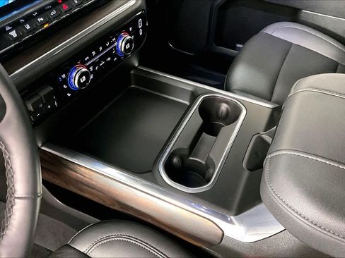 Used 2025 GMC Sierra 3500 SLT w/ Texas SLT Premium Package AWD/4WD image 16