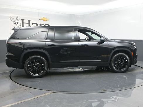 Used 2024 Chevrolet Traverse LS w/ Midnight/Sport Edition image 38