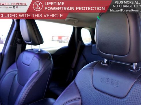 Used 2019 Jeep Cherokee Limited image 11