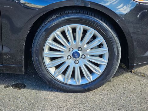 Used 2015 Ford Fusion SE w/ Equipment Group 502A image 9