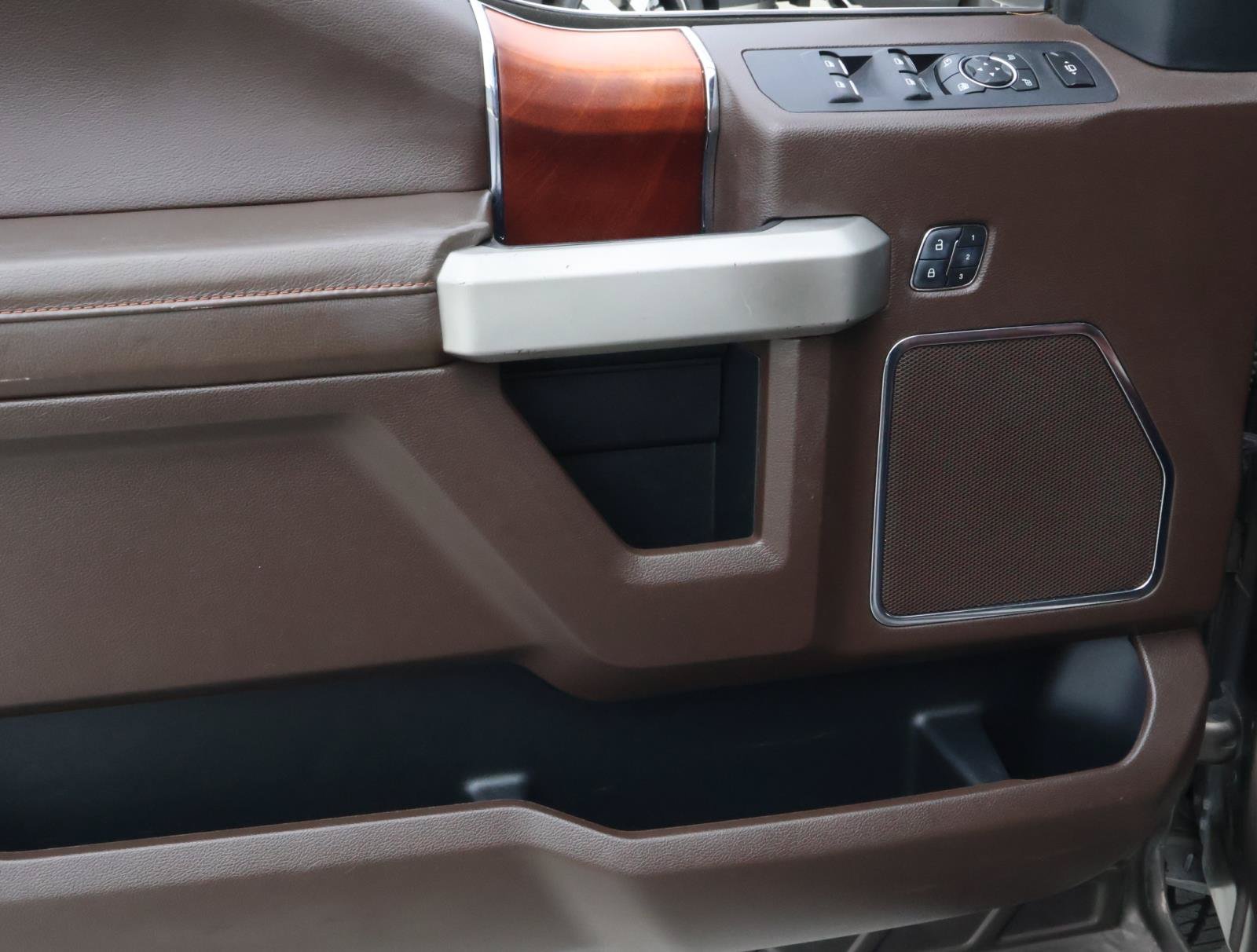 Used 2019 Ford F350 King Ranch w/ King Ranch Ultimate Package AWD/4WD image 19