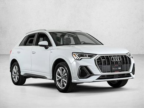Certified 2025 Audi Q3 2.0T Premium w/ Convenience Package image 3