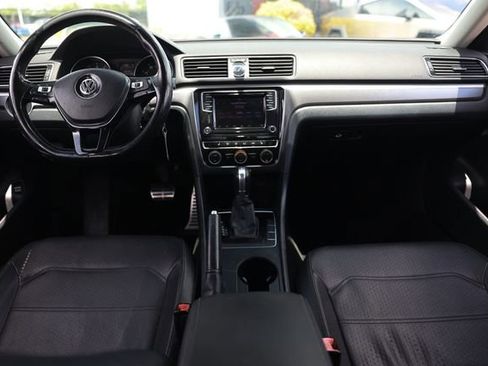 Used 2017 Volkswagen Passat 1.8T R-Line FWD image 25