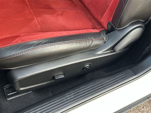 Used 2020 Dodge Challenger R/T w/ Plus Package image 17