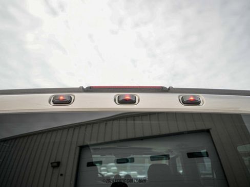 Used 2003 HUMMER H2 w/ Preferred Equipment Group image 92