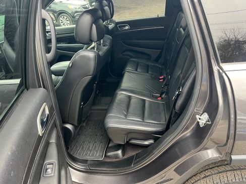 Used 2018 Jeep Grand Cherokee Limited image 22