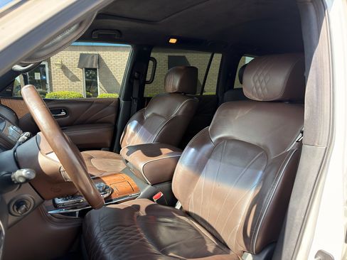 Used 2016 INFINITI QX80 Limited AWD/4WD image 6