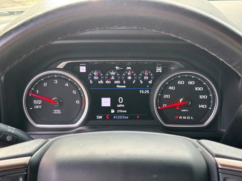 Certified 2020 Chevrolet Silverado 1500 High Country w/ Technology Package image 20