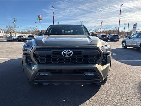 New 2025 Toyota Tacoma TRD Off-Road image 9
