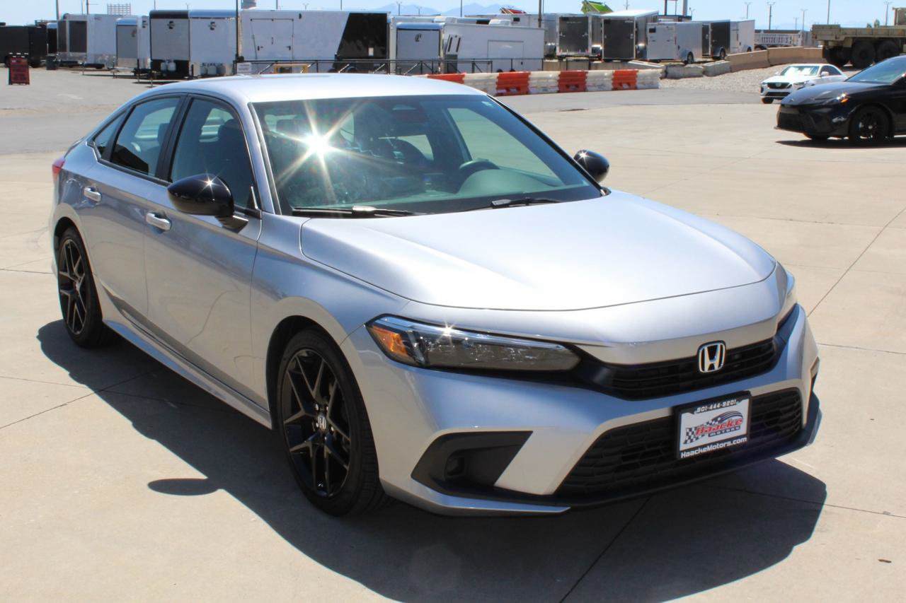 Used 2024 Honda Civic Sport image 4