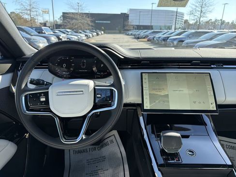 New 2026 Land Rover Range Rover Sport SE image 12