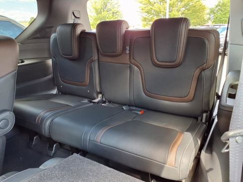 New 2025 Nissan Armada SL w/ Captain's Chari Seat Package image 37