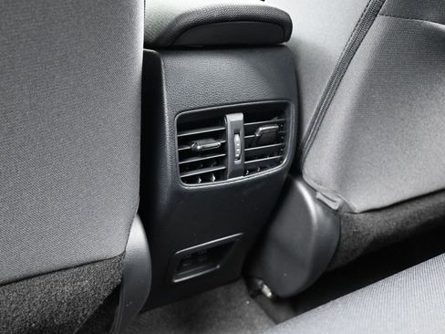 Used 2023 Toyota Corolla Cross LE image 30