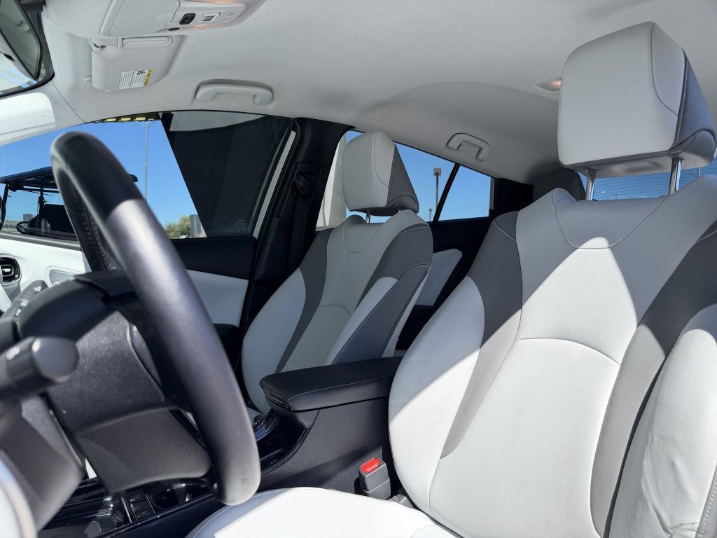 Used 2020 Toyota Prius Prime XLE FWD image 30