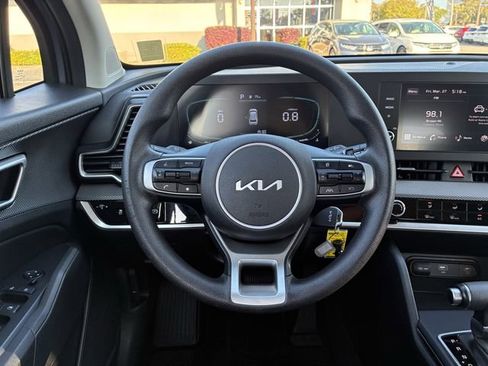Used 2025 Kia Sportage LX image 17